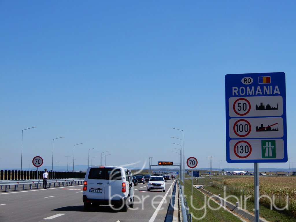 Átadták az M4-es autópálya Ártándig tartó szakaszát38